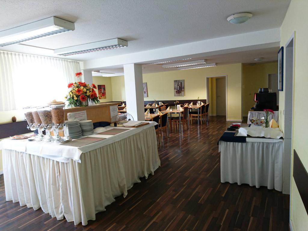 Central Hotel Виненден Екстериор снимка