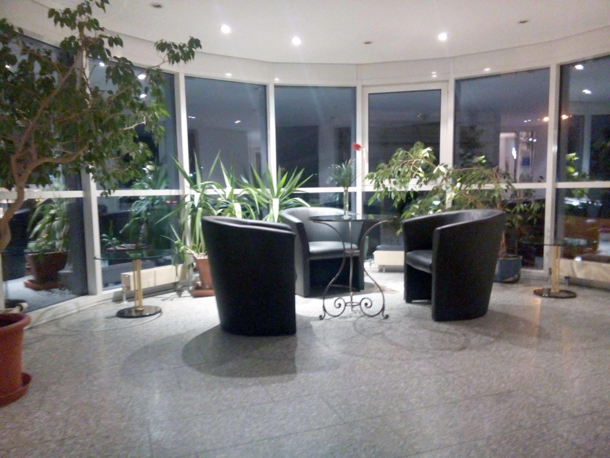 Central Hotel Виненден Екстериор снимка